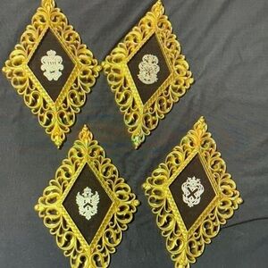 Vtg Hollywood Regency Gold Ornate Wall Plaques Heraldic Crest Set of 4 Velvet